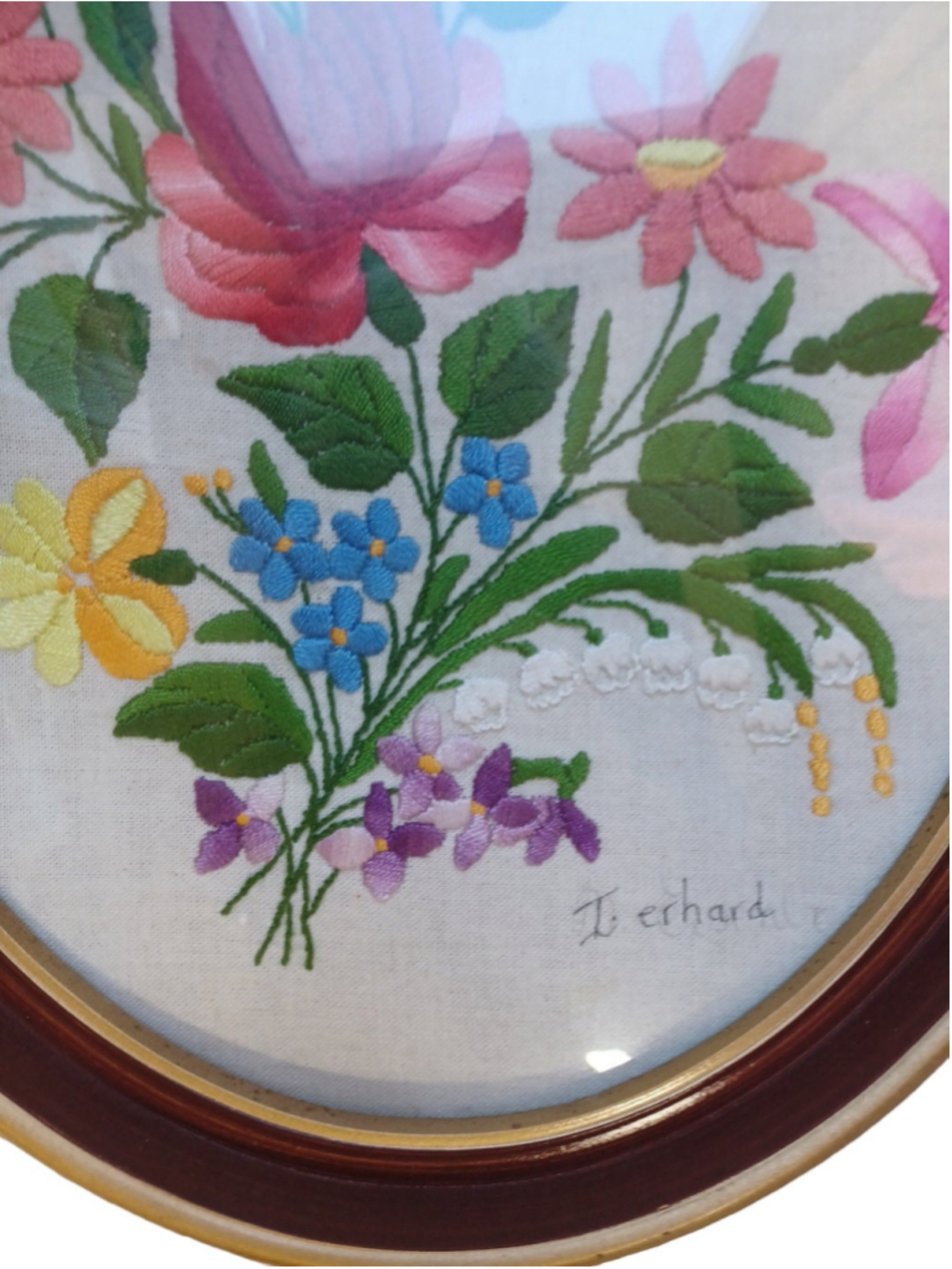 Vintage floral embroidered picture framed - Picture 3 of 4